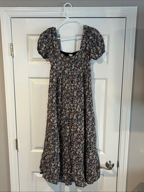 American Eagle Outfitters Black Floral Puff-Sleeve Midi Dress